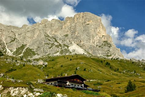intro lasciatemi cantare con la chitarra in mano lasciatemi cantare sono un italiano. TRESQUES PER TRAMUNTANA: TIROL ITALIANO - DOLOMITAS