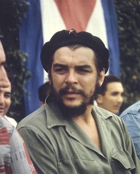After che's demise in 1967, the cuban government cleaned the tarnish from his reputation and in 1997, it unveiled the che guevara mausoleum and monument in santa clara, cuba. Bolivie : Le jour où Barrientos… assassina le « Comandante ...