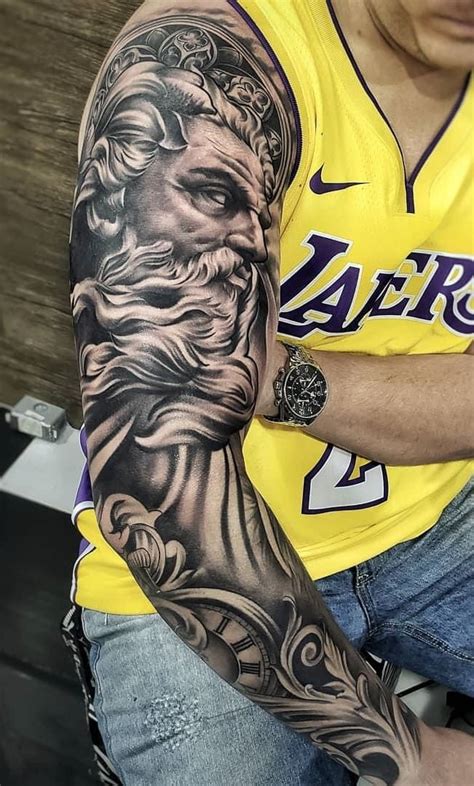 Tatuagens de braço fechado masculinas para se inspirar Fotos e Tatuagens Zeus tattoo