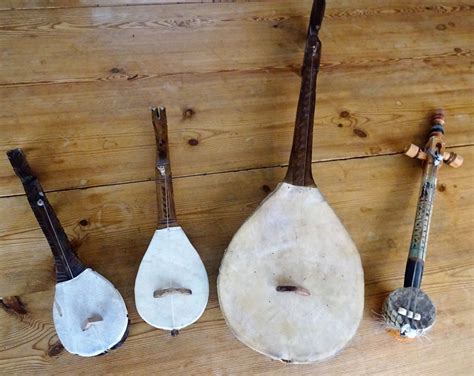 4 Decorative African String Instruments Catawiki