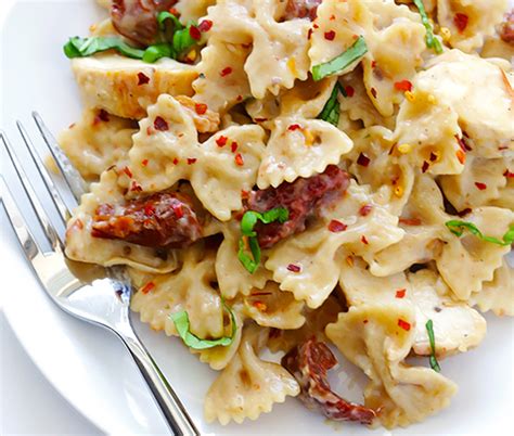 Cover and cook on low 6 to 8. Recipe: Creamy Chicken and Sundried Tomato Pasta | Blue ...