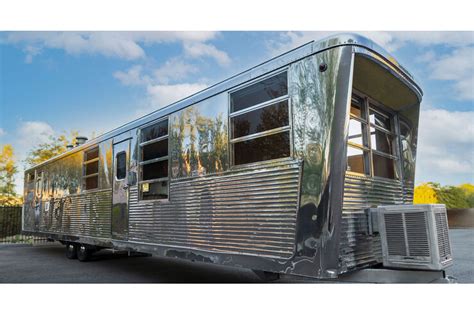 Skp design has completed a frame up renovation of a 1956 spartan imperial mansion. Spartan Imperial Mansion (1959) 47ft. | AUTO MOTOR UND SPORT