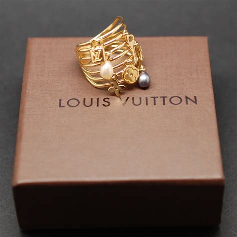 Bague Louis Vuitton En Or Jaune 18k Monogram Perles De Culture Taille 56