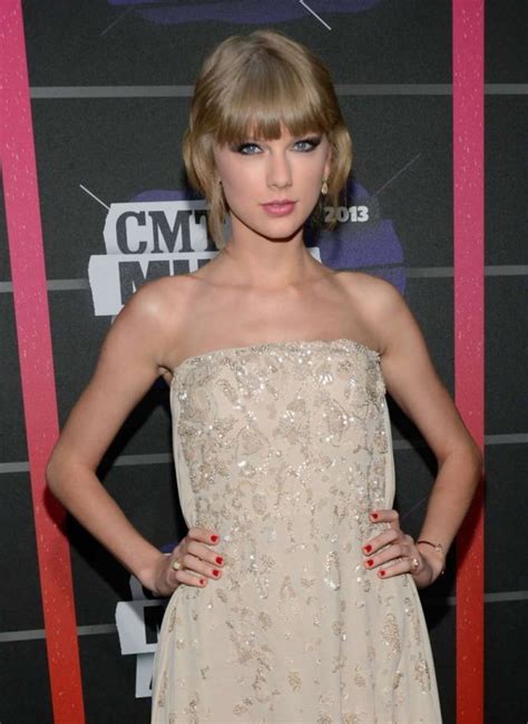 Taylor Swift 2013 Cmt Music Awards 21 Gotceleb
