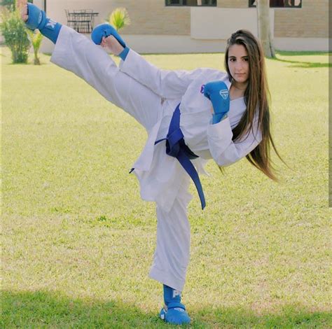 pin by ruddy r on artes marciales martial arts women women karate female martial artists