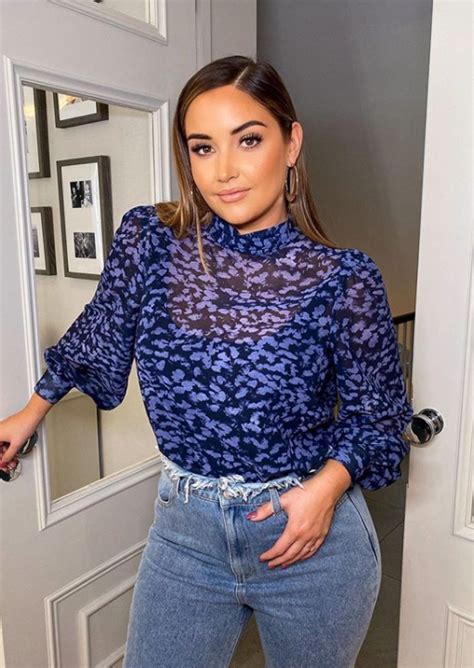 Jacqueline Jossa Celebrates Her Curves With ‘jeans And