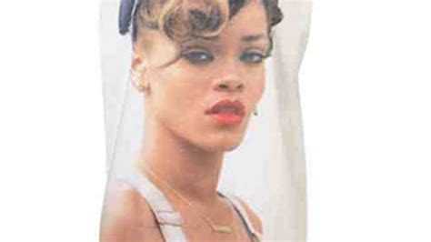 Rihanna Wins Legal Battle With Topshop Over Printed T Shirt Hello