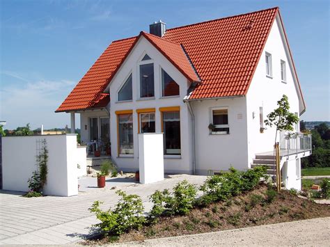 Wir erklären, wie sie die kosten für den hausbau richtig kalkulieren und kostensicherheit in der planung ist ein wichtiger teil beim haus bauen. Was kostet der Neubau? Kalkulation für den Hausbau - Haus ...