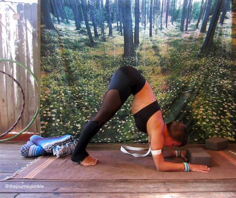 Yoga Tutorial Pincha Mayurasana Allie Van Fossen