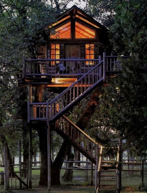 Dream Treehouses We Could Happily Live In To Avoid Responsibilities