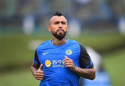 El centrocampista chileno, arturo vidal, estará unos días en el dique seco por culpar del covid. "TRAIDOR"- Arturo Vidal causó controversia al llegar al ...