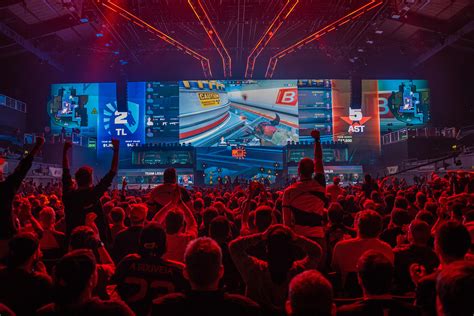 Esports Pro Video Gamers Are Making Millions By Age 30 And Retiring