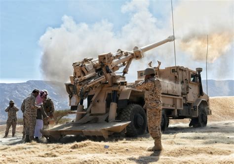 انتقل إلى رحمة الله تعالى معالي الشيخ ناصر الشثري تغمده الله بواسع. الشيخ الشثري يشارك في إطلاق القذائف على العدو من نجران ...