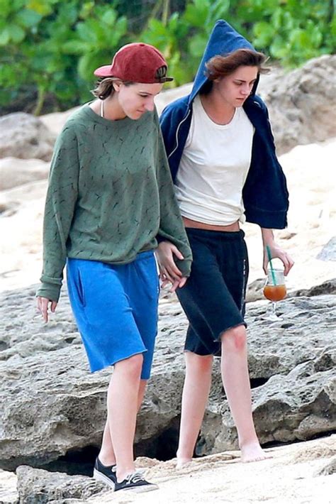 Kristen Stewart Is A Lesbian And Dating Alicia Cargile Her Mum