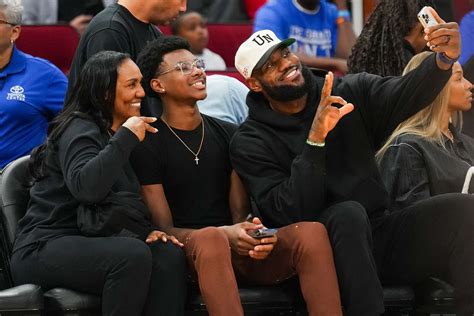 Lebron James Supports Son Bronny At Mcdonald S All American Game