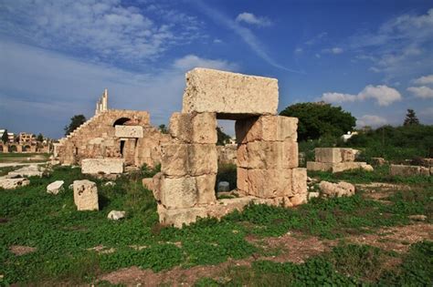 Premium Photo Roman Ruins In Tyre Sour Lebanon