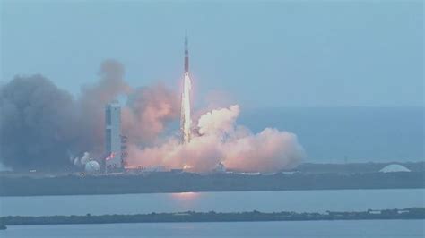 ‘nearly Flawless Orion Passes 2 Orbit Test Flight Cnn Business
