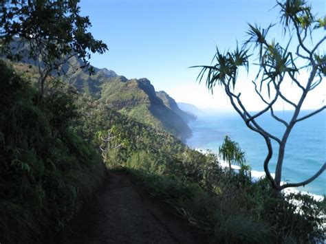 3 Hawaii Hikes For Adventure Seekers On Oahu Maui Kauai Daily News