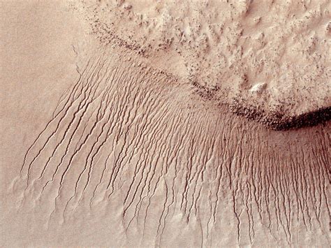 Nasa Scientists Find Evidence Of Flowing Water On Mars South China