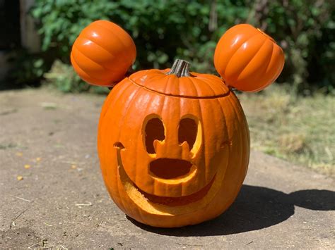 How To Carve A Disney Mickey Halloween Pumpkin A Beginners Guide