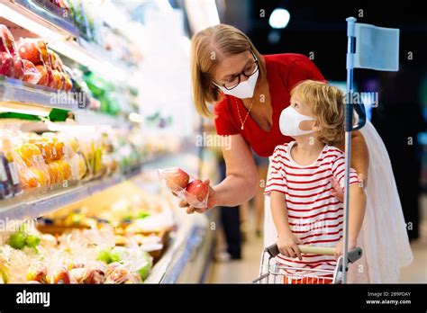 Child Parent Shopping Mall Hi Res Stock Photography And Images Alamy