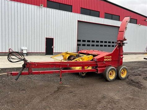 Absolute New Holland 900 Forage Chopper With Hay Head Res Auction