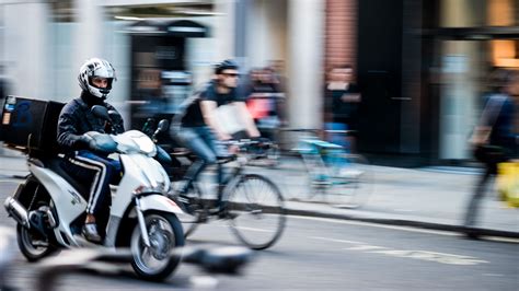Choosing The Right Insurance Motorbike Delivery Driving Inshur