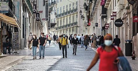 Ponta grossa vacina moradores de 34 e 35 anos na sexta (30); Portugueses com 25 anos já podem agendar a vacina contra a ...