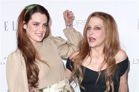 Lisa Marie Presleys Last Photo With Daughter Riley Keough Shared To