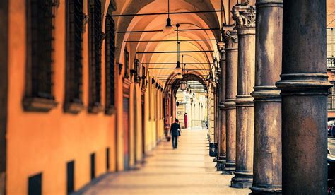 Die billigste ist per mitfahrdienst und kostet 7€. Bologna - Emilia-Romagna - italien.de