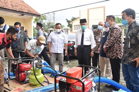 We did not find results for: Pemerintah Serahkan 400 Paket Konkit ke Petani Kebumen ...