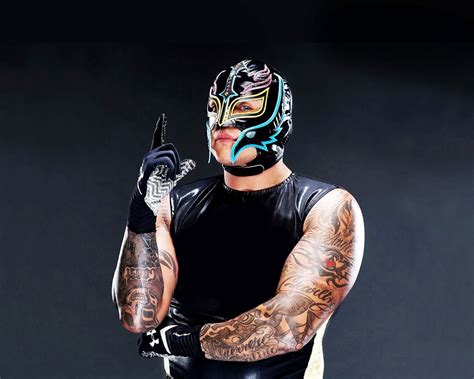 El Luchador Rey Mysterio Se Le Pasa La Mano Y Revela Su Identidad