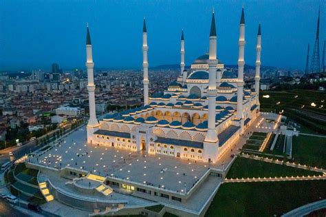 Çamlıca Turkeys Largest Mosque Attracts 12m People In 2 Years The