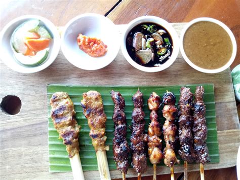 Jadi di artikel ini mimin bakal rangkumin cuman 20 tempat kuliner makanan khas bali yang harus tips aja nih dari mimin, hampir 80% dari tempat kuliner makanan khas bali di bawah ini cuman buka. Gourmet Sate House, Kuliner Tengah Malam di Bali yang Bikin Perut Senang