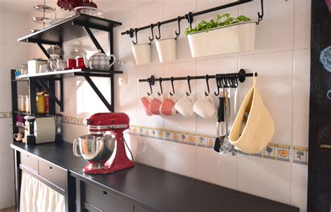 Mi casa ___ dos cuartos de baño. La chica de la casa de caramelo: Decorando nuestra nueva casa