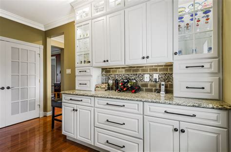 Because cabinetry is such an integral part of our homes, bishop cabinets makes each cabinet to order so that you can structure your living spaces to best suit your particular needs. Jim Bishop cabinetry and granite tops used in this Butler ...