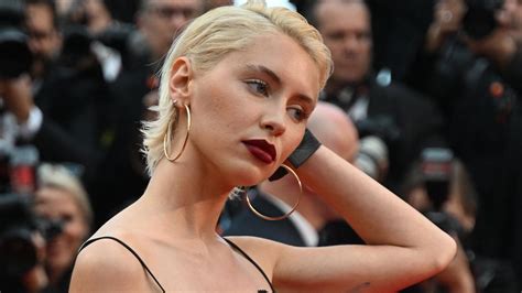 Jude Laws Daughter Iris Law Showcases Daring Cannes Red Carpet Look