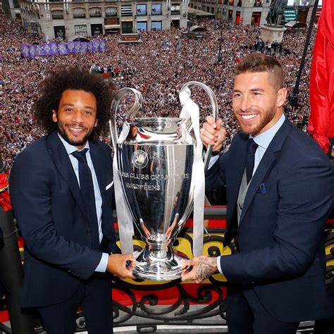 A premiação da liga dos campeões é distribuída baseada na performance: Liga dos Campeões: Veja as incríveis fotos da comemoração ...