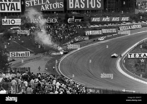 Accident De Stephan Beloff G Et Jacky Ickx 24 Heures De Spa 1985