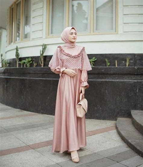 Model Baju Kebaya Brokat Kombinasi Satin Muslim Hijab Cape Di 2020 Wanita Model Baju Wanita
