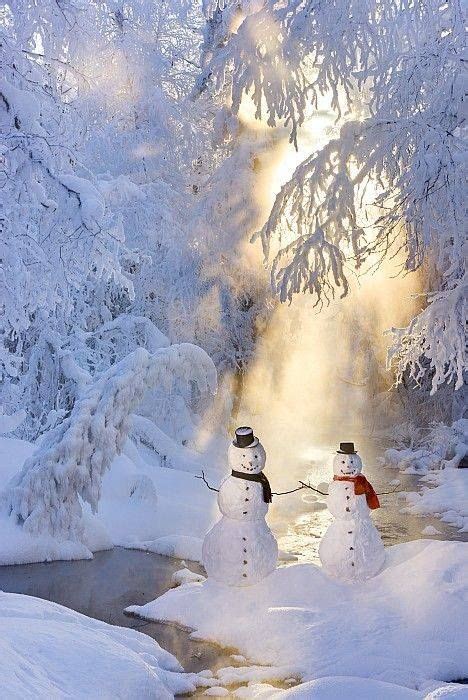 Snowmen What A Beautiful Snow Scene Plaisirs Dhiver Bonhomme De