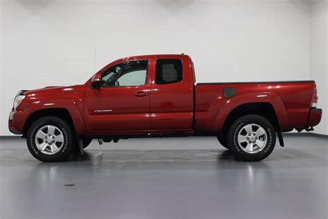 Pre Owned 2012 Toyota Tacoma Base 4d Access Cab In Quad Cities E20697a