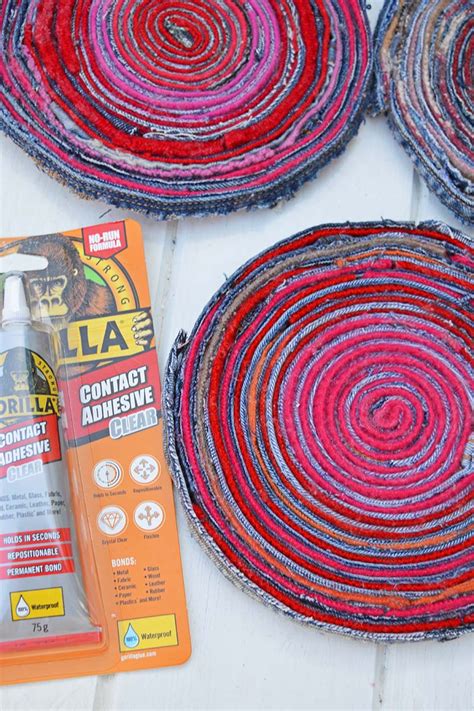 These Lovely Fabric Placemats Are Made With The Seams Of Old Jeans And