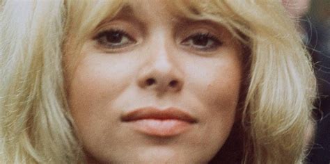 Mireille Darc A été Le Vrai Sex Symbole Du Cinéma Français Dh Les Sports