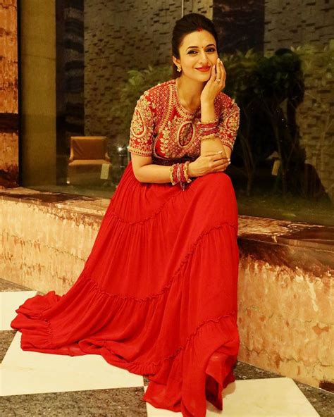 Yeh Hai Mohabbatein Actress Divyanka Tripathi Looks Mesmerizing In A Black Jumpsuit The Indian