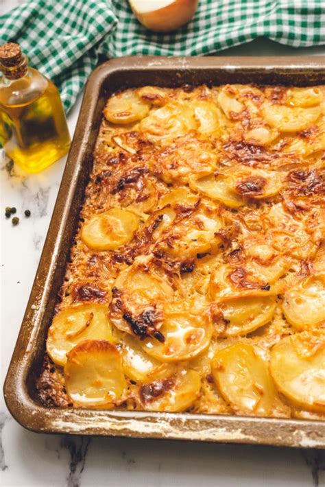 Very easy to prepare and easy to turn into scalloped potatoes au add 6 slices of cooked and crumbled bacon to the top of the scalloped potato recipe. Potato-Fennel Gratin Recipe - Reluctant Entertainer