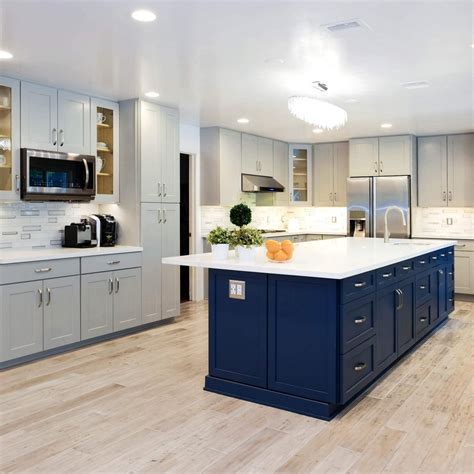 Use Shaker Style Cabinets for Your Flexible Kitchen Design Idea - Best