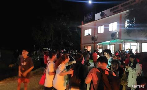 philippines earthquake today residents in panic after strongest ever earthquake hits philippines