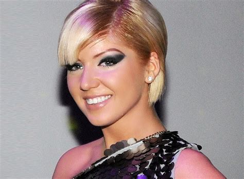 She has went on to win multiple awards in hungary, and took part in a dal in 2012, 2016, and 2018. Tolvai Reni: úgy fogadott minket, mintha sztárok lennénk ...
