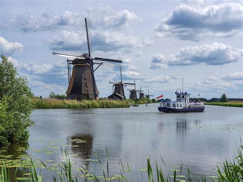 Wandelen Langs De 21 Molens Van Kinderdijk In Nederland KW Be